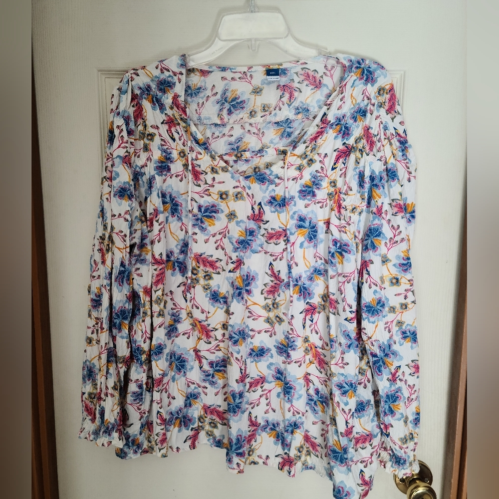 Women's Light Top